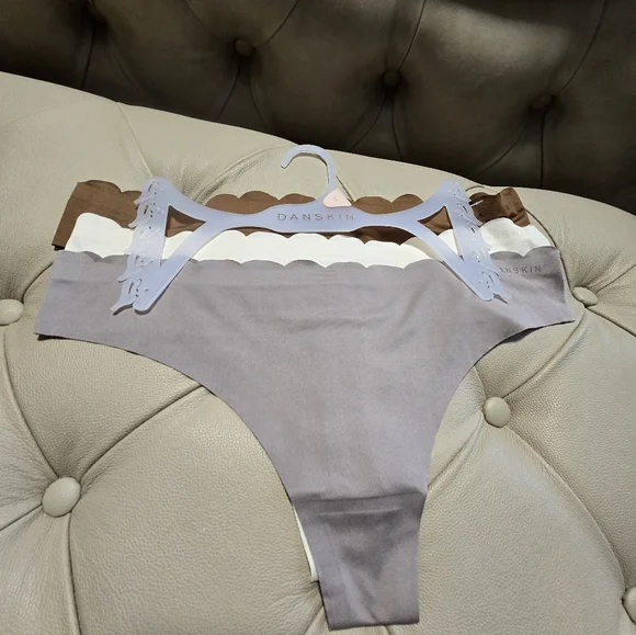 Danskin Intimates Underwear Panties Soft No Shows Thong Trio - Brown Cream Tan L - Picture 1 of 4